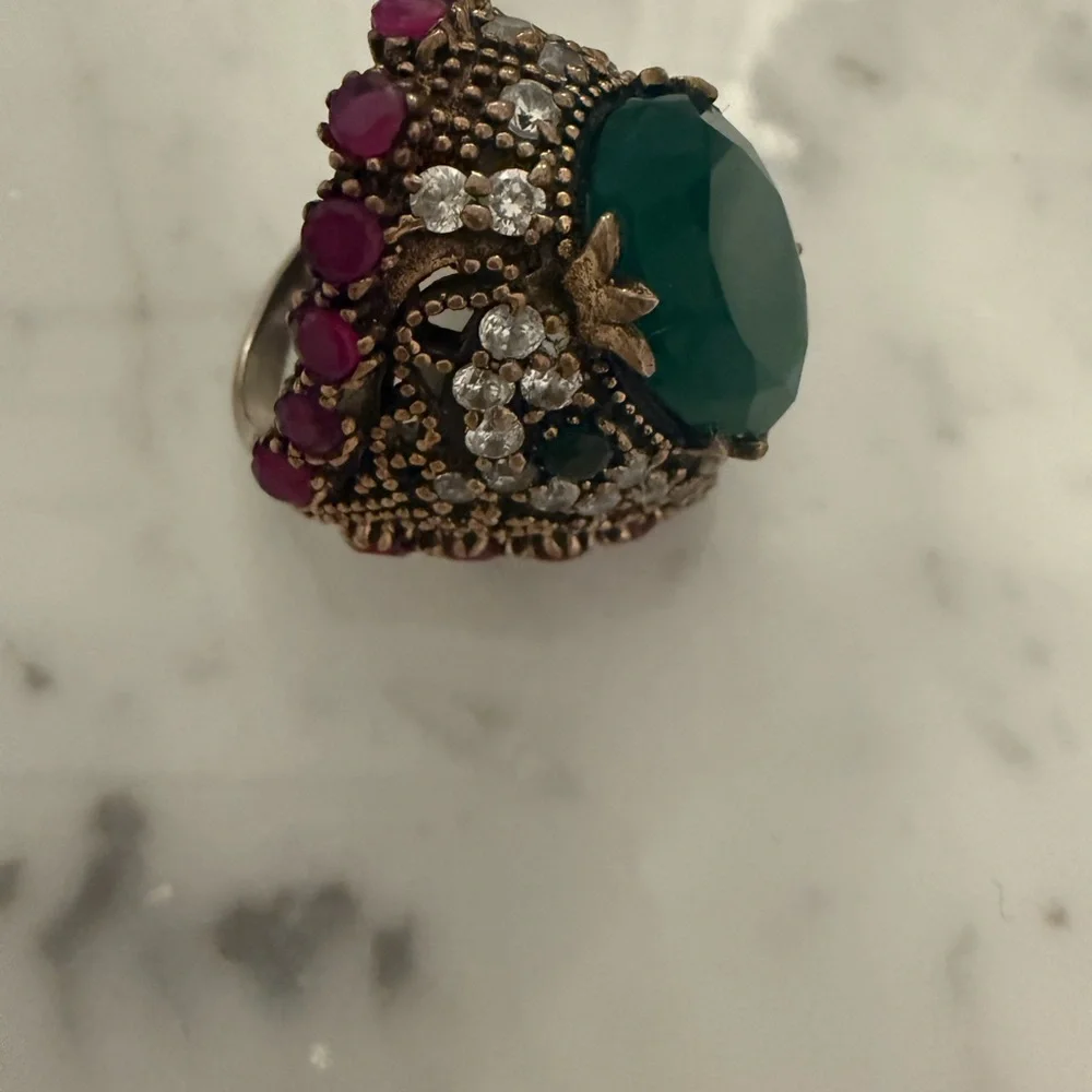 Vintage Estate Green Gemstone Cocktail Ring with Clear Accents - Picture 4 of 9